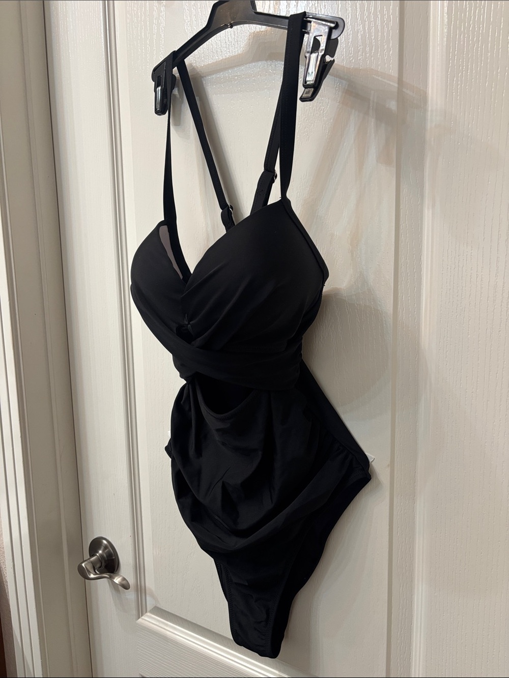 Sleek Black Twist-Front One-Piece Swimsuit with Adjustable Straps